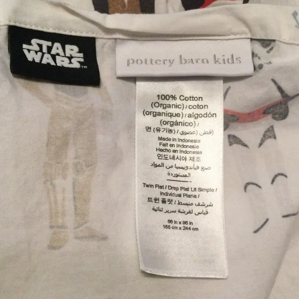 Pottery Barn Kids Star Wars™ Holiday 1 flat sheet Organic